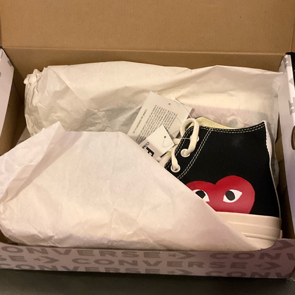 New unisex converse